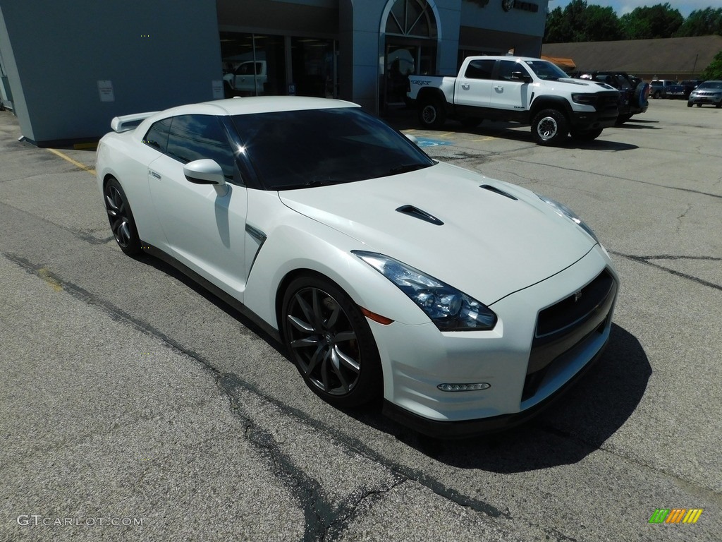 Pearl White 2014 Nissan GT-R Premium Exterior Photo #144642044