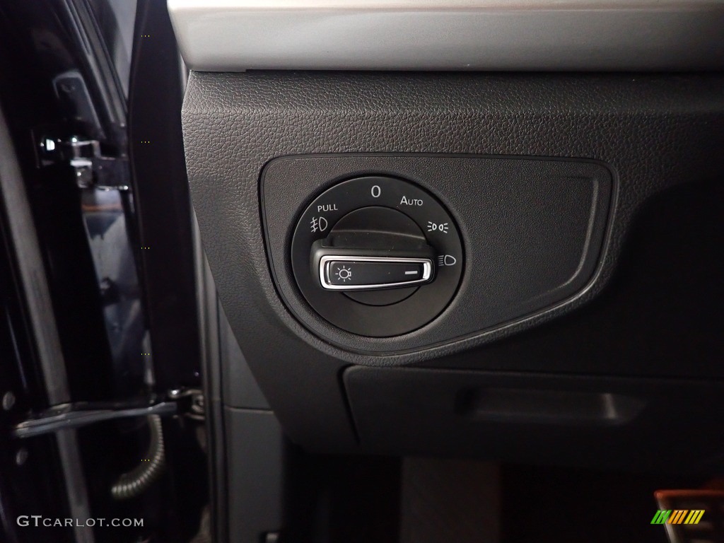 2018 Volkswagen Atlas SEL 4Motion Controls Photo #144642305
