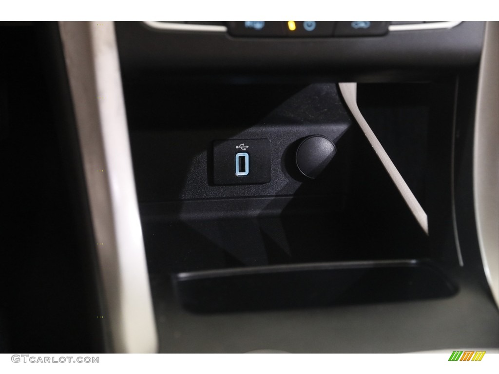 2017 Fusion Hybrid SE - Burgundy Velvet / Medium Light Stone photo #15