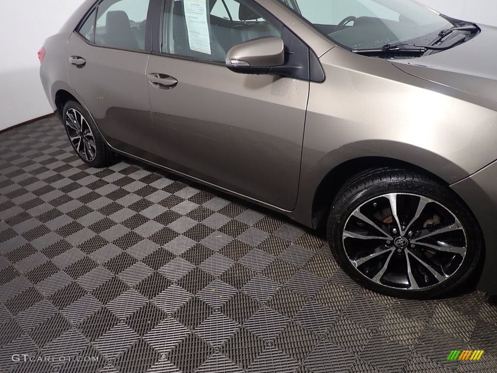 2019 Corolla SE - Falcon Gray metallic / Black photo #4
