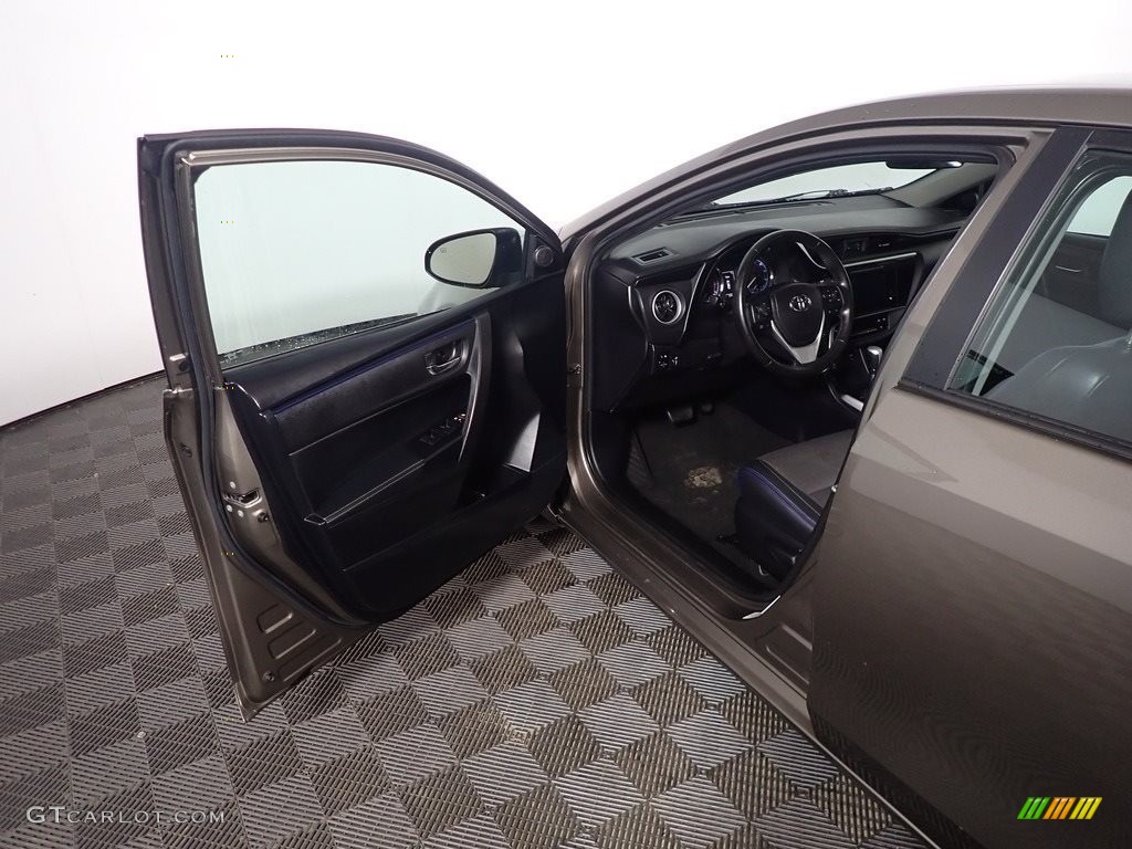 2019 Corolla SE - Falcon Gray metallic / Black photo #20