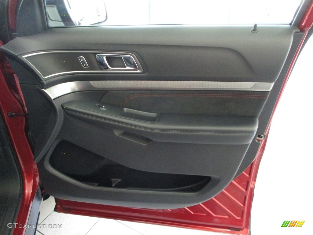 2019 Ford Explorer XLT 4WD Medium Black Door Panel Photo #144647291