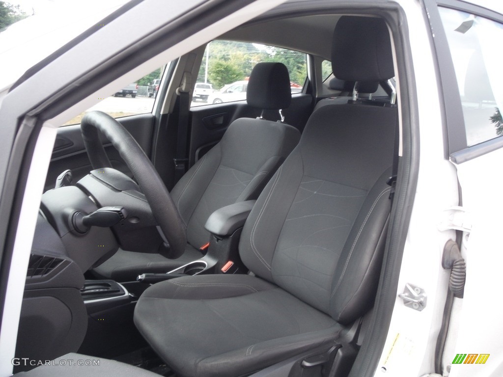 2019 Fiesta SE Hatchback - Oxford White / Charcoal Black photo #17