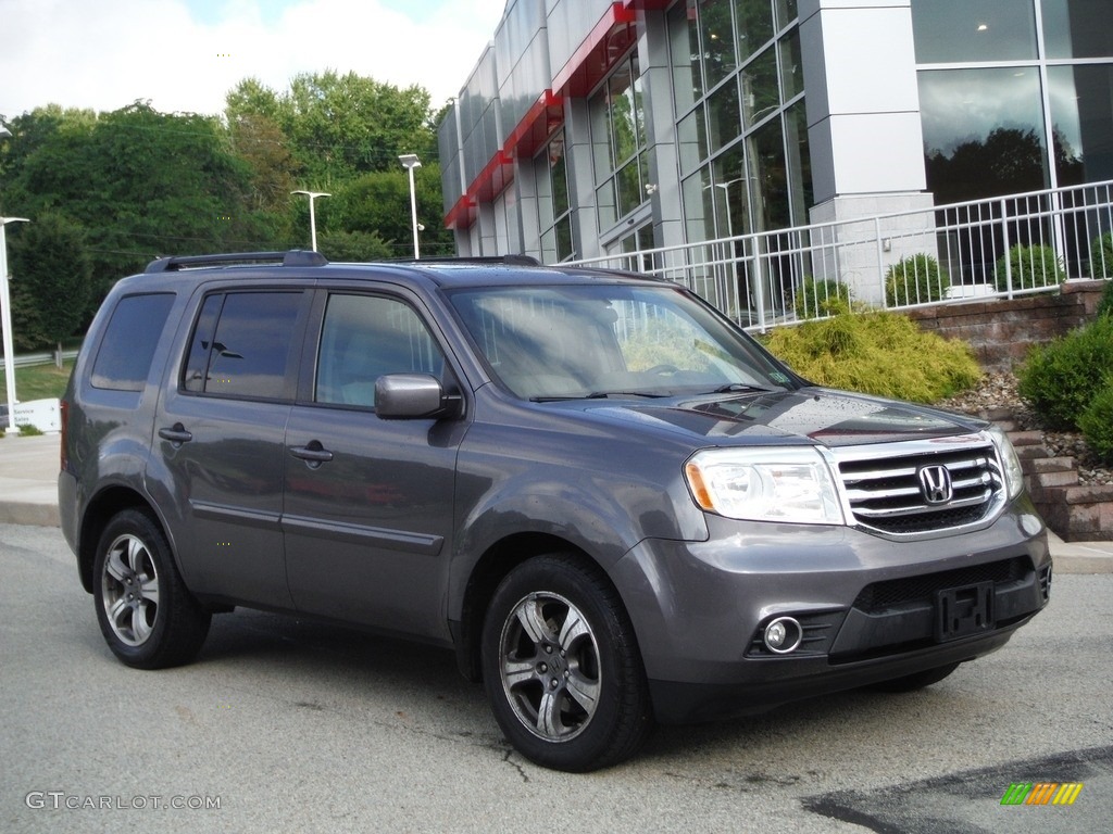 Modern Steel Metallic Honda Pilot