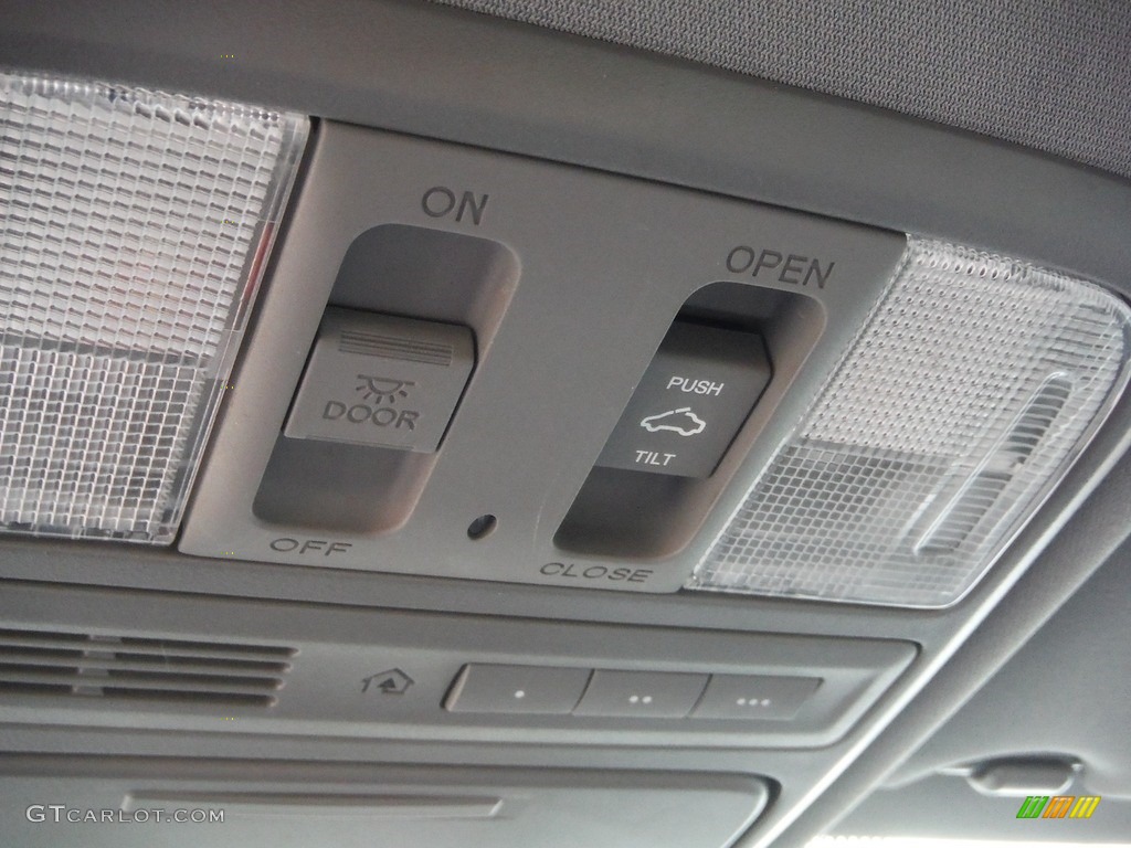 2015 Pilot SE 4WD - Modern Steel Metallic / Gray photo #25