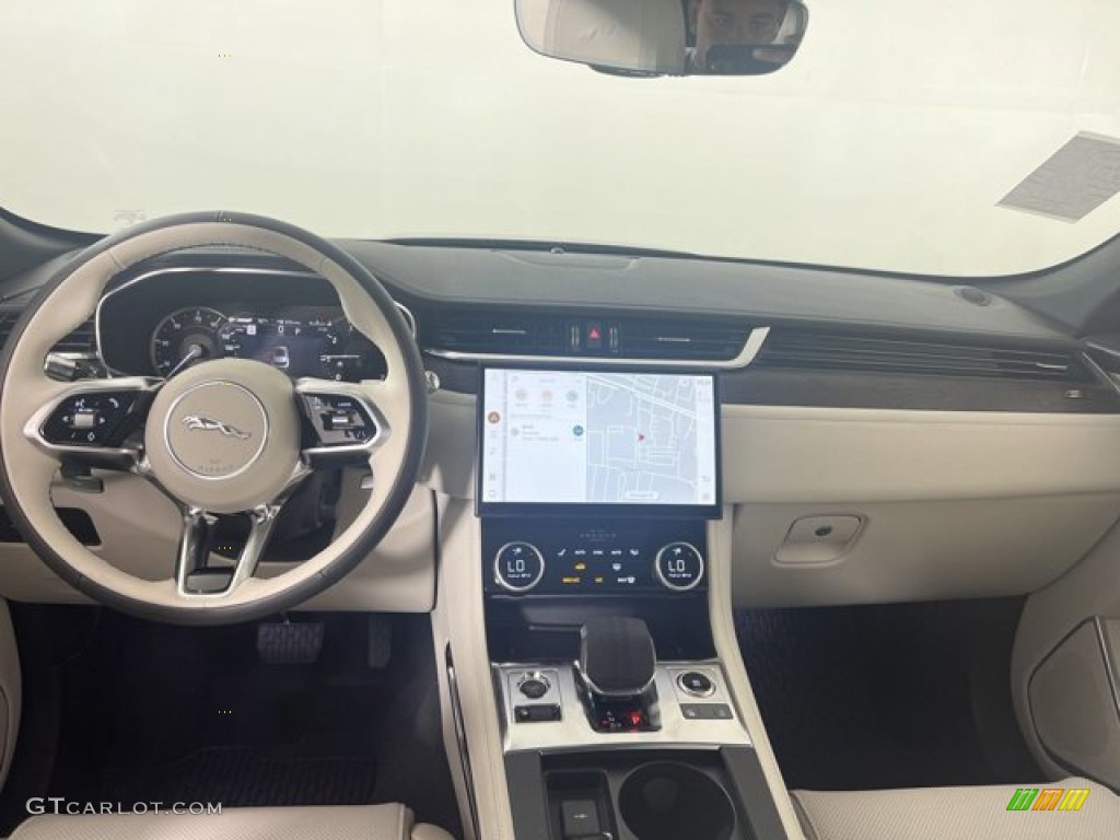 2022 Jaguar F-PACE P250 S Light Oyster/Ebony Dashboard Photo #144649345