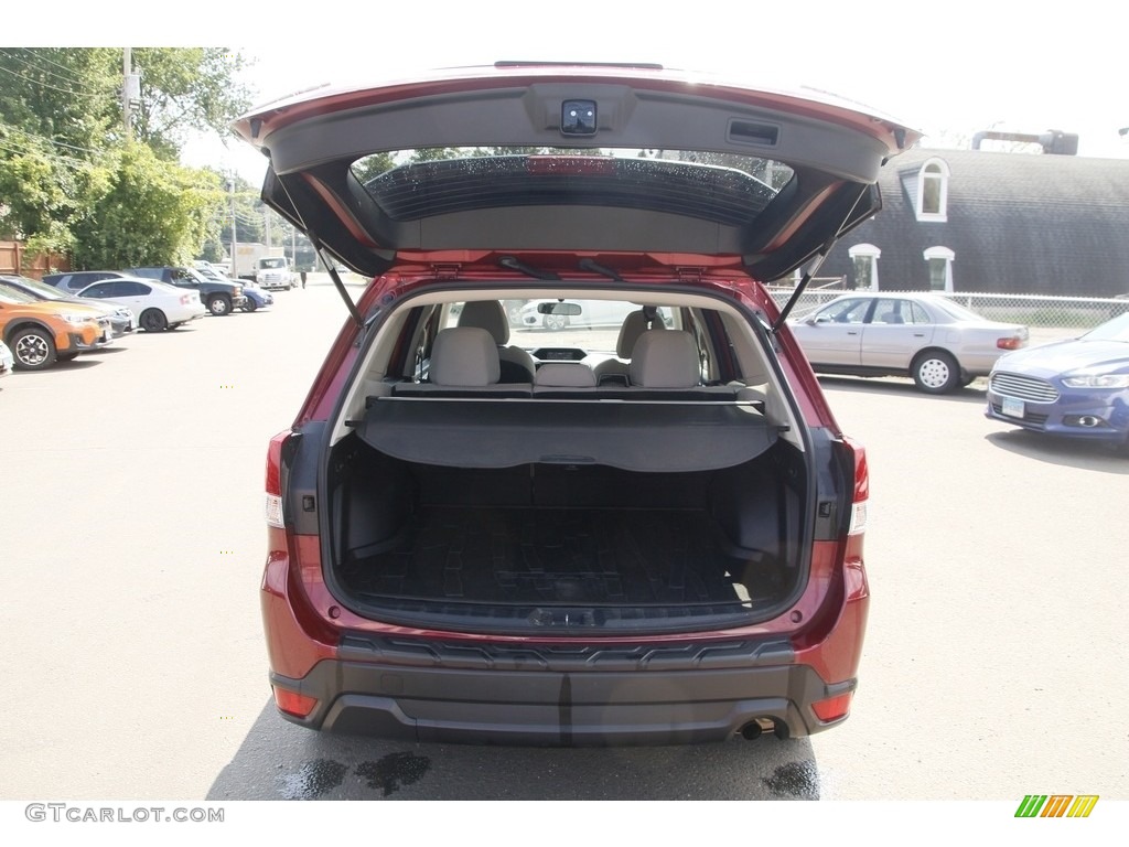 2019 Forester 2.5i Premium - Crimson Red Pearl / Gray photo #14