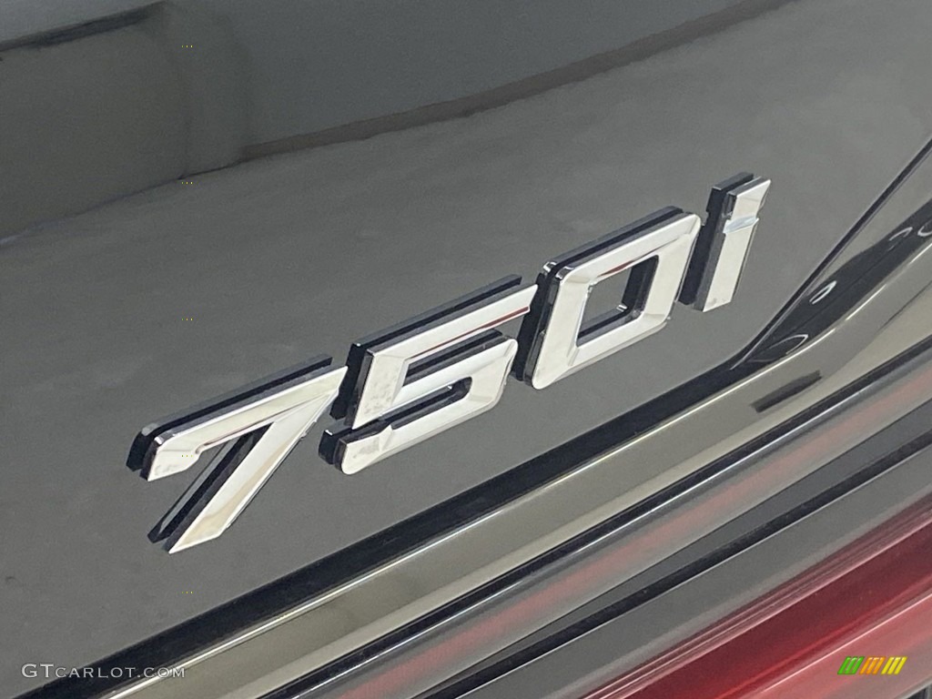 2022 BMW 7 Series 750i xDrive Sedan Marks and Logos Photos