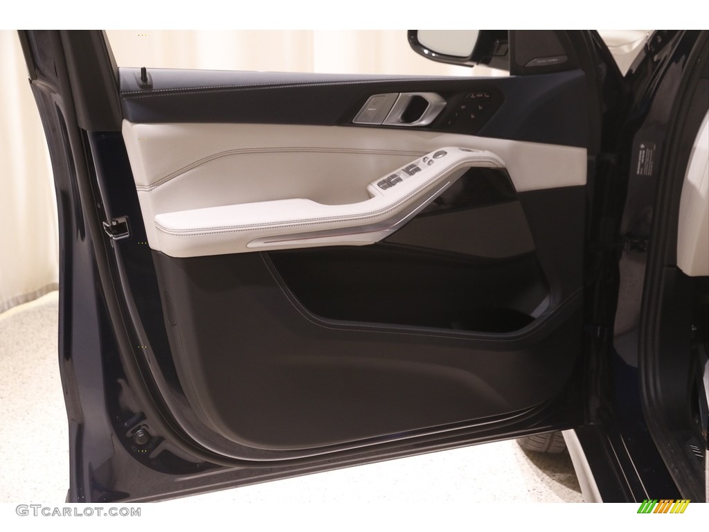 2021 BMW X7 M50i Ivory White/Night Blue Door Panel Photo #144654268