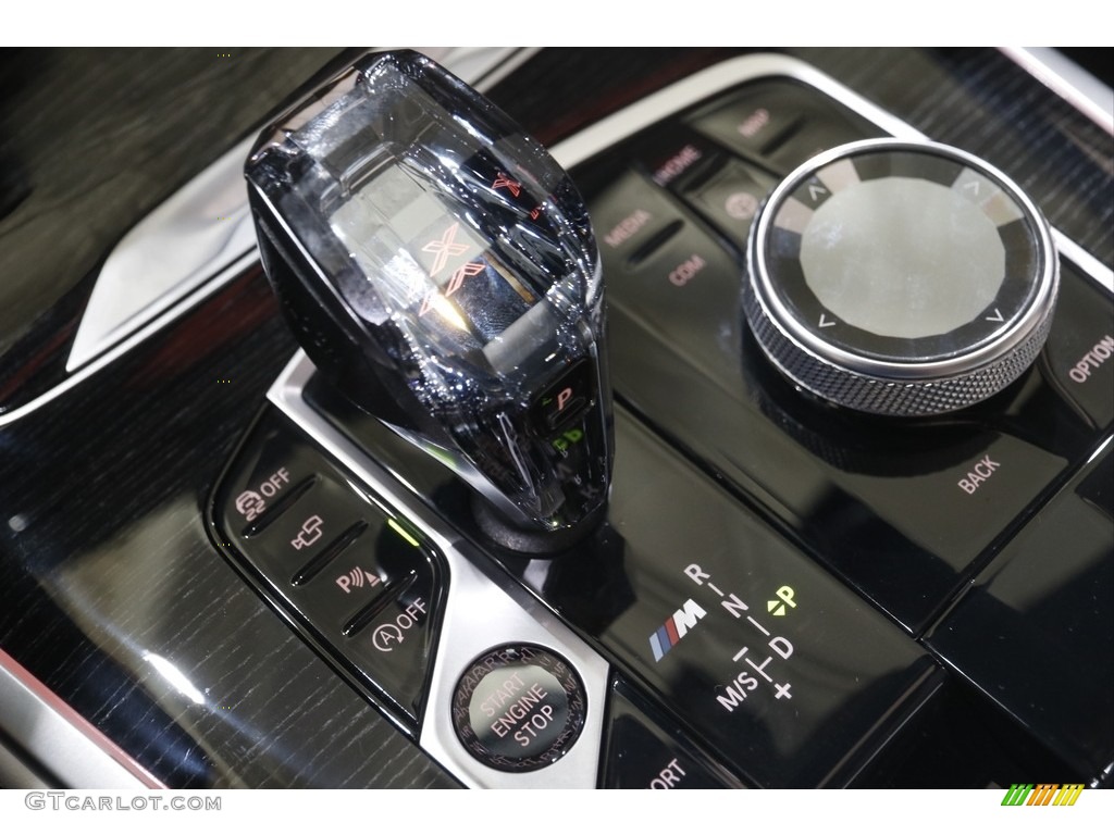 2021 BMW X7 M50i Transmission Photos