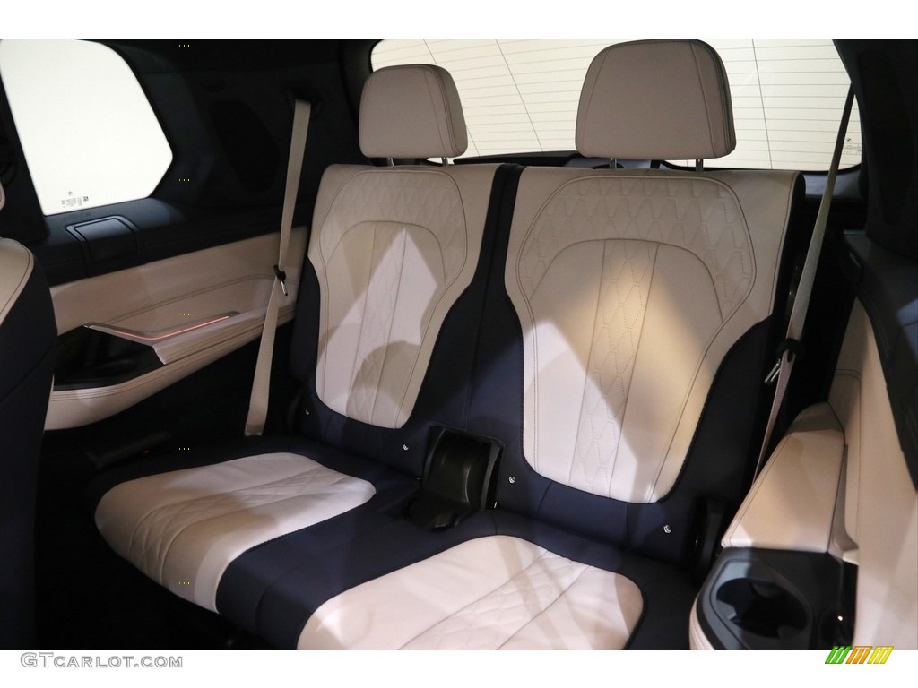 Ivory White/Night Blue Interior 2021 BMW X7 M50i Photo #144654337