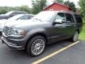 Front 3/4 View of 2016 Navigator Select 4x4
