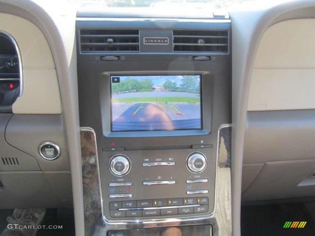 2016 Lincoln Navigator Select 4x4 Controls Photo #144657365