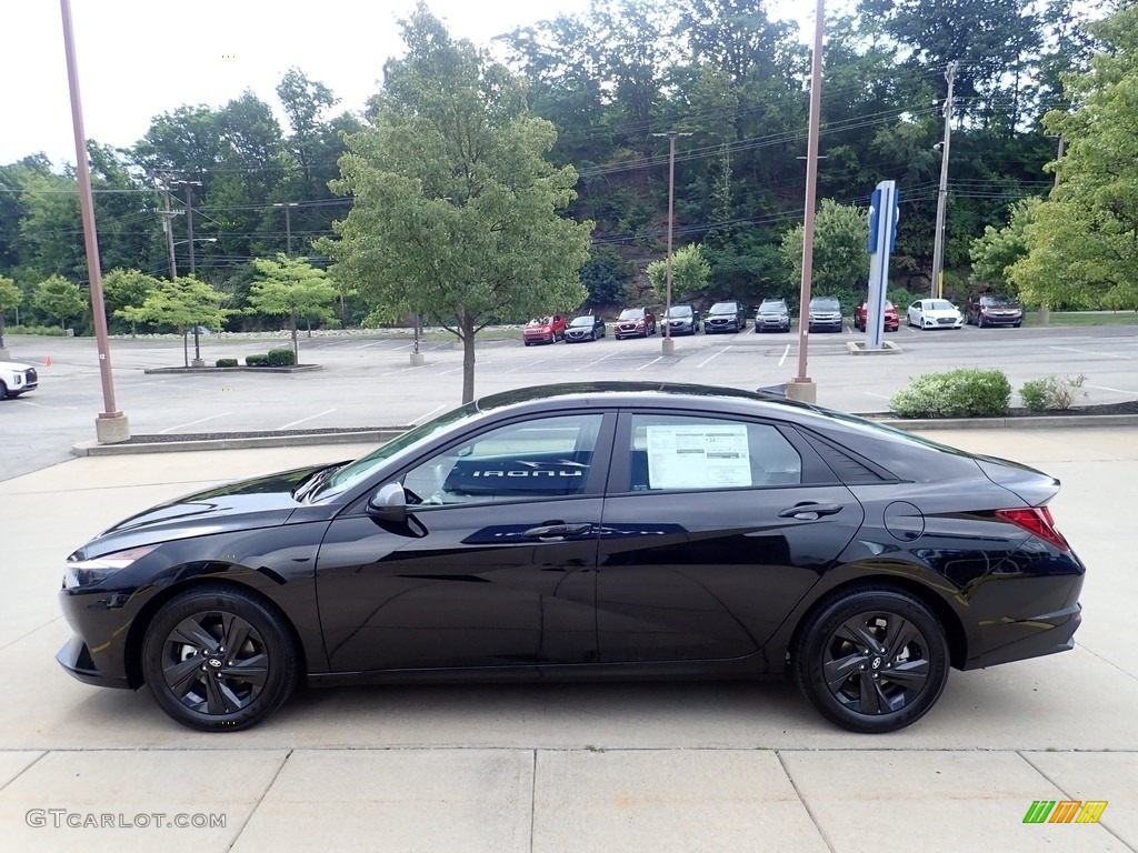 Phantom Black 2023 Hyundai Elantra SEL Exterior Photo #144660990
