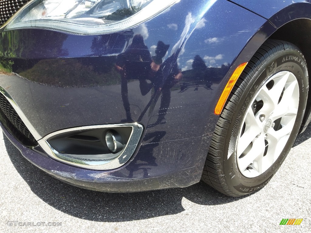 2017 Pacifica Touring L - Jazz Blue Pearl / Black/Alloy photo #3