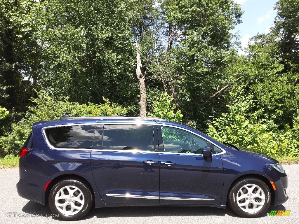 2017 Pacifica Touring L - Jazz Blue Pearl / Black/Alloy photo #12