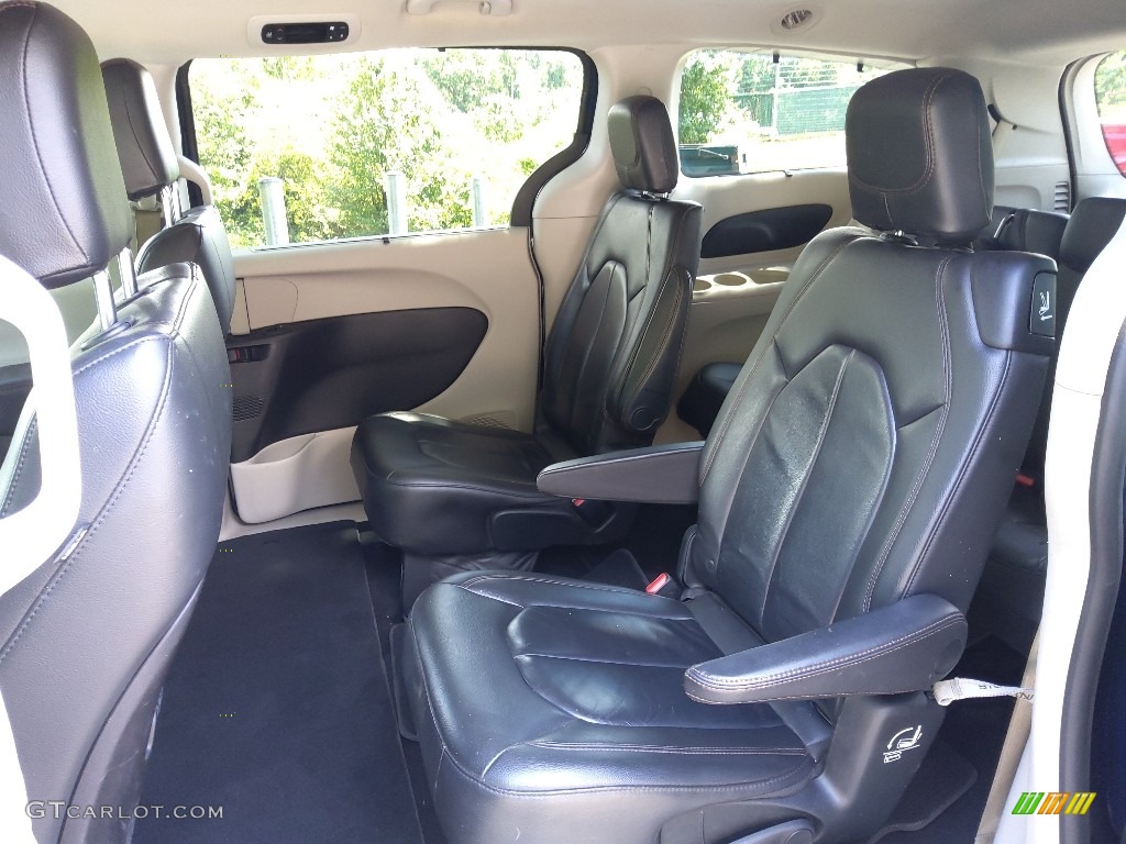2017 Pacifica Touring L - Jazz Blue Pearl / Black/Alloy photo #22