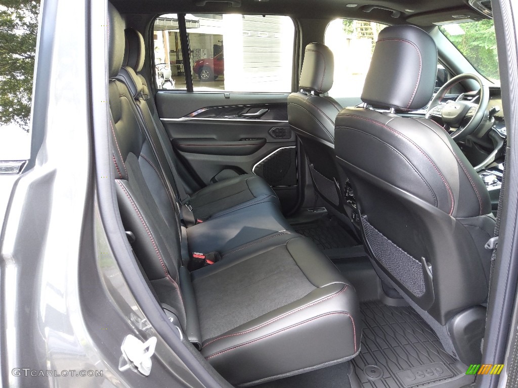 2022 Jeep Grand Cherokee Trailhawk 4x4 Rear Seat Photos