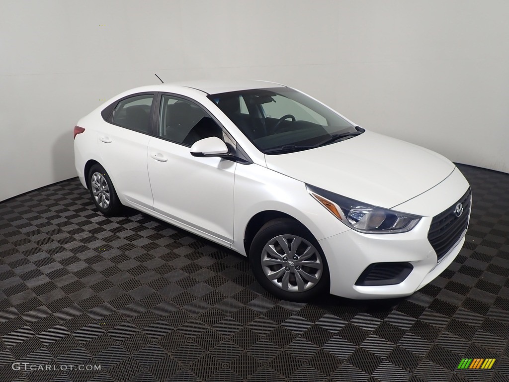 2018 Accent SE - Frost White Pearl / Black photo #3