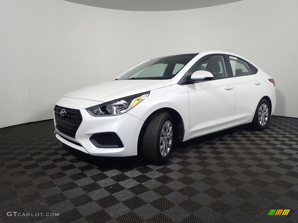 2018 Accent SE - Frost White Pearl / Black photo #8
