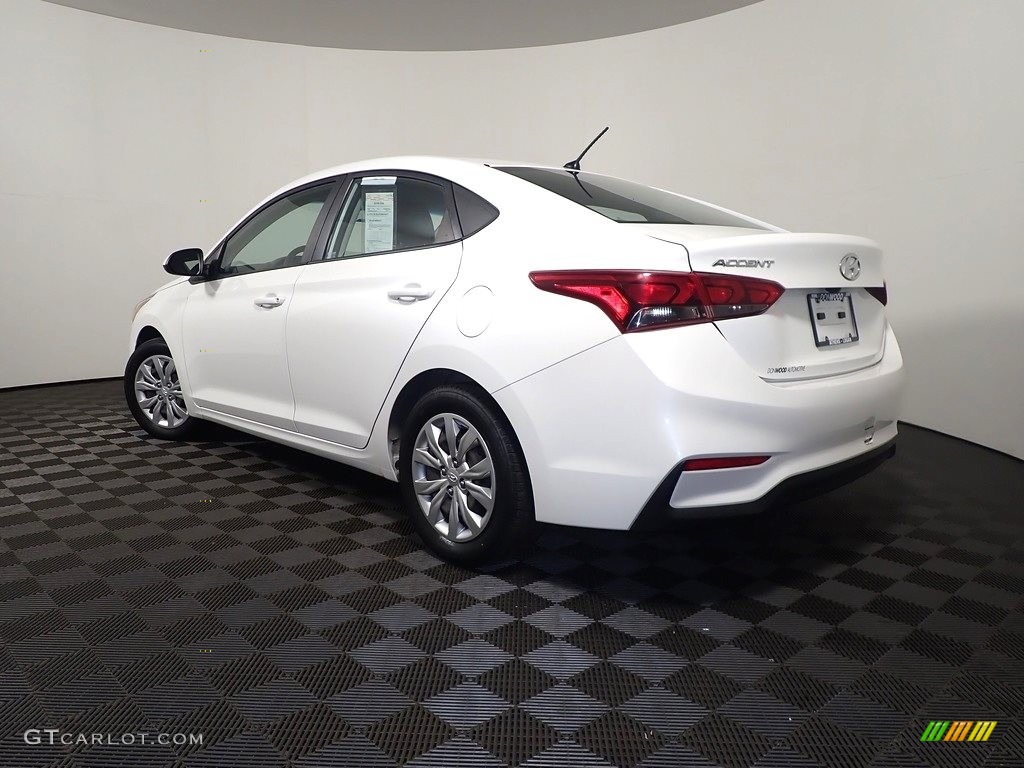 2018 Accent SE - Frost White Pearl / Black photo #11