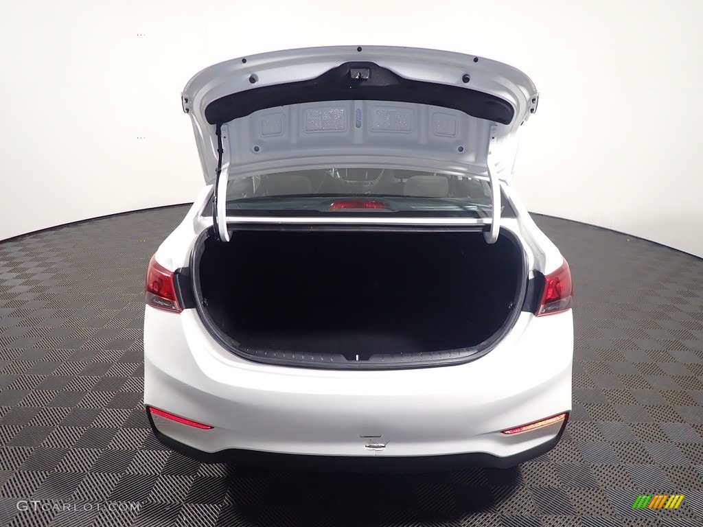 2018 Accent SE - Frost White Pearl / Black photo #14