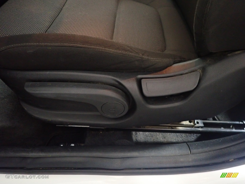2018 Accent SE - Frost White Pearl / Black photo #23