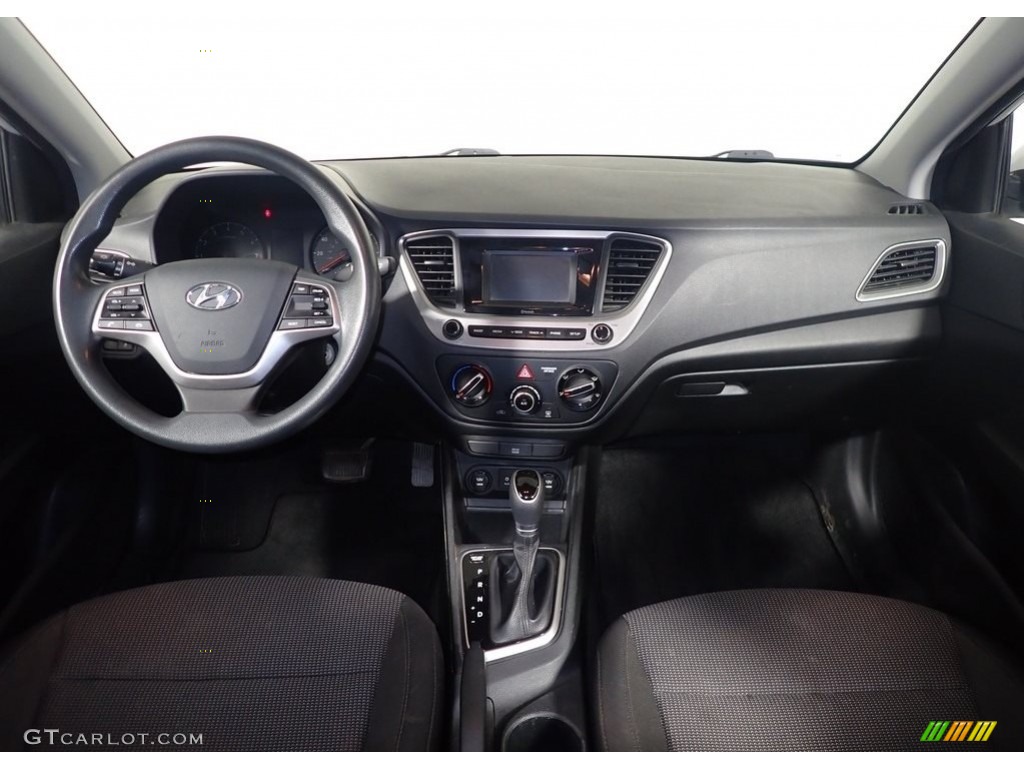 2018 Accent SE - Frost White Pearl / Black photo #24