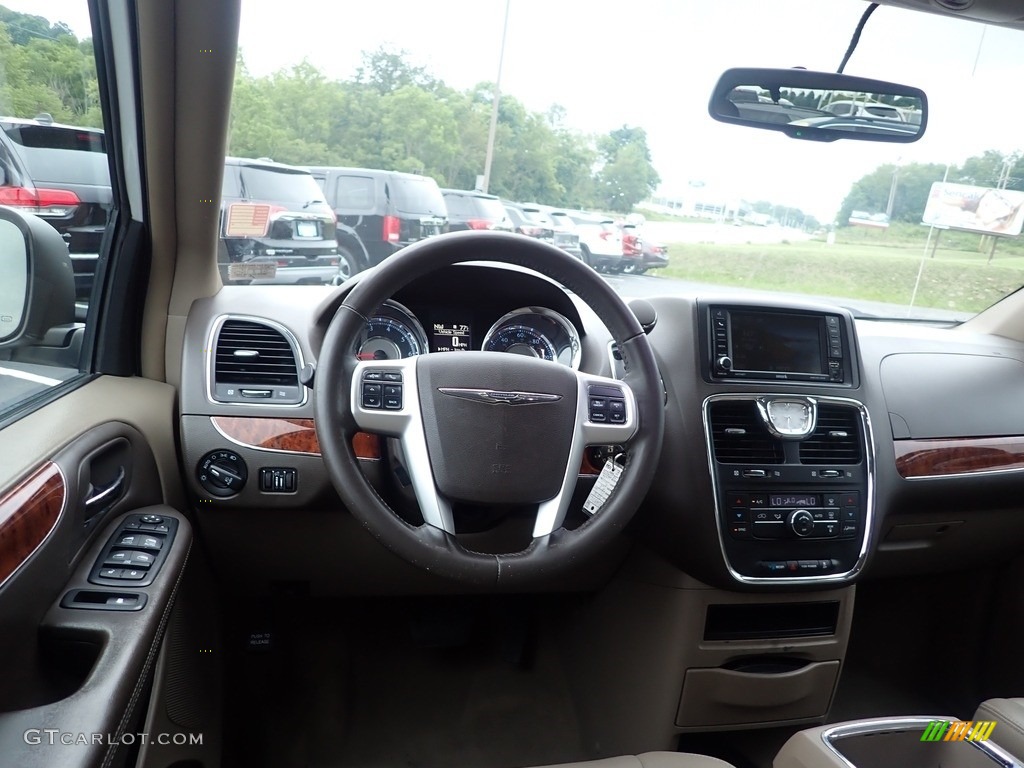 2016 Town & Country Touring - Bright White / Dark Frost Beige/Medium Frost Beige photo #20