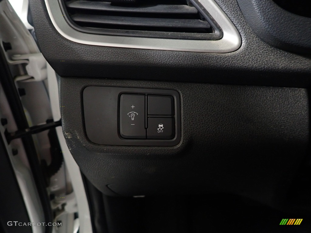 2018 Accent SE - Frost White Pearl / Black photo #31
