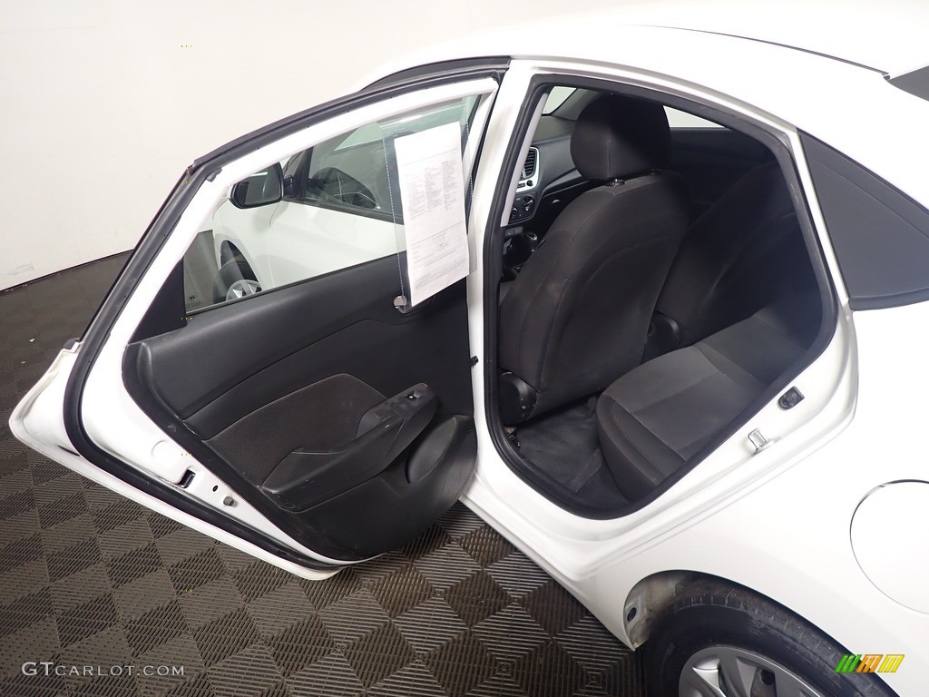 2018 Accent SE - Frost White Pearl / Black photo #33