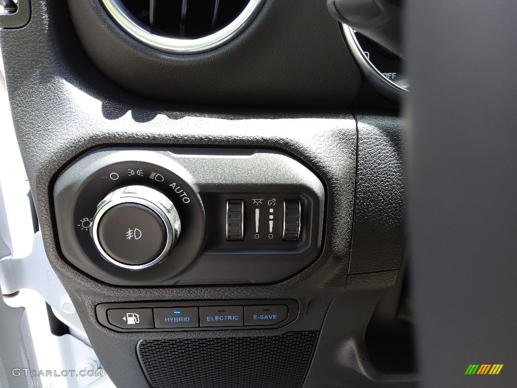 2022 Wrangler Unlimited Sahara 4XE Hybrid - Bright White / Black photo #23