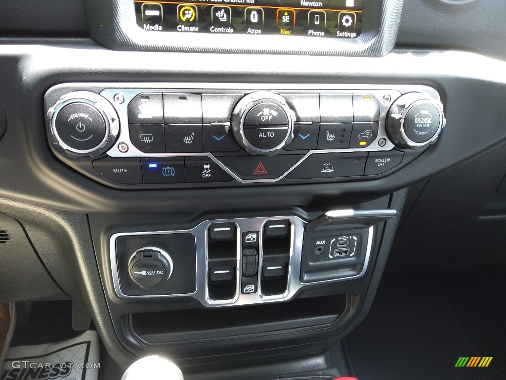 2022 Wrangler Unlimited Sahara 4XE Hybrid - Bright White / Black photo #32