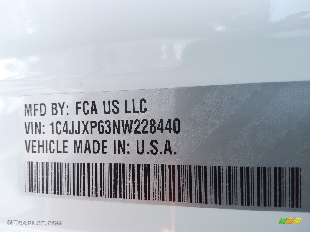 2022 Wrangler Unlimited Sahara 4XE Hybrid - Bright White / Black photo #37