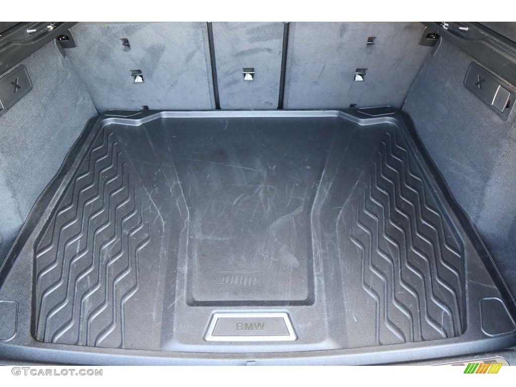 2022 BMW X6 M50i Trunk Photo #144671282