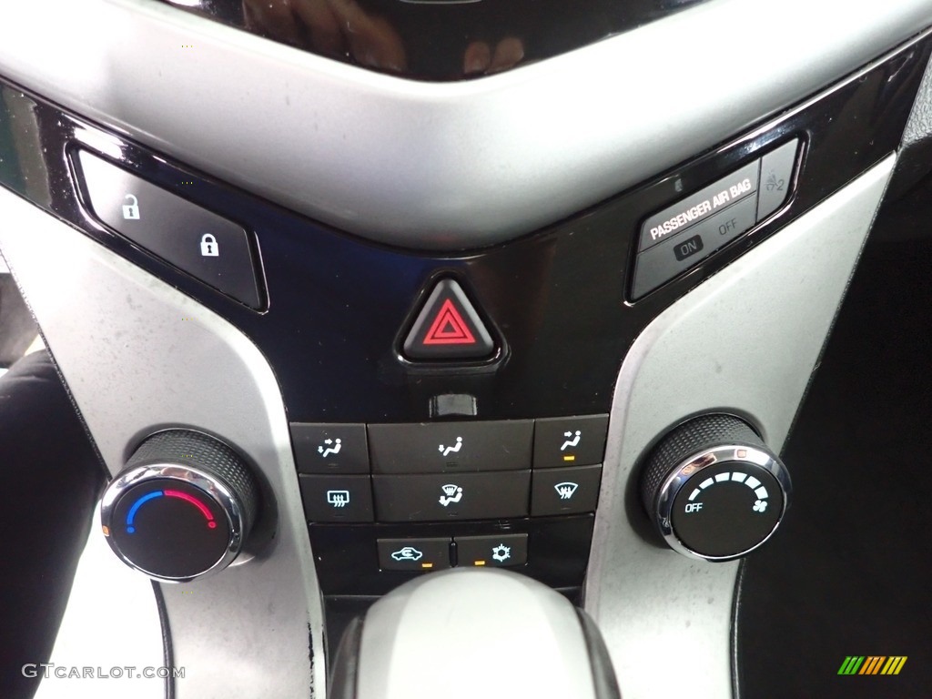 2014 Cruze LT - Black Granite Metallic / Medium Titanium photo #21