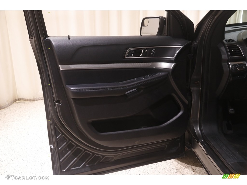 2017 Explorer XLT 4WD - Magnetic / Ebony Black photo #5