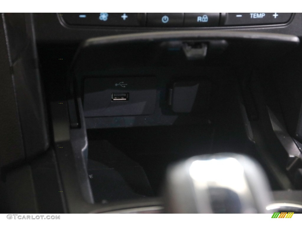 2017 Explorer XLT 4WD - Magnetic / Ebony Black photo #15