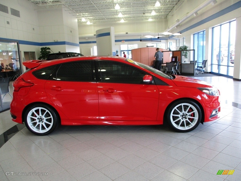 2016 Focus ST - Race Red / Charcoal Black photo #4