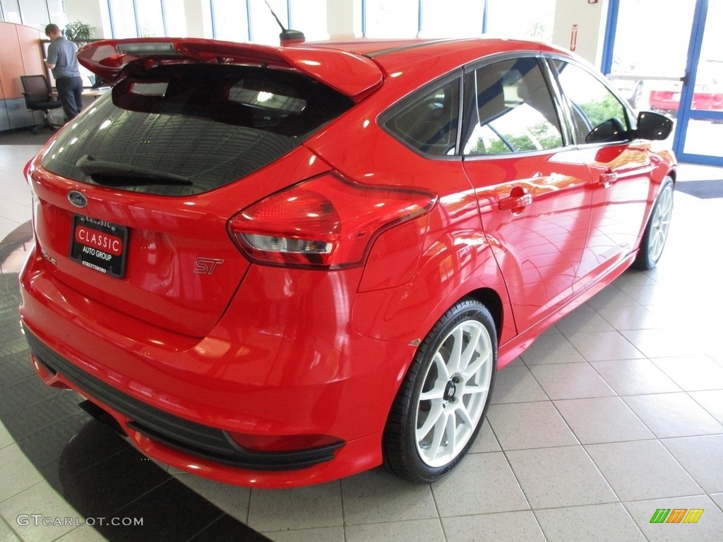 2016 Focus ST - Race Red / Charcoal Black photo #7