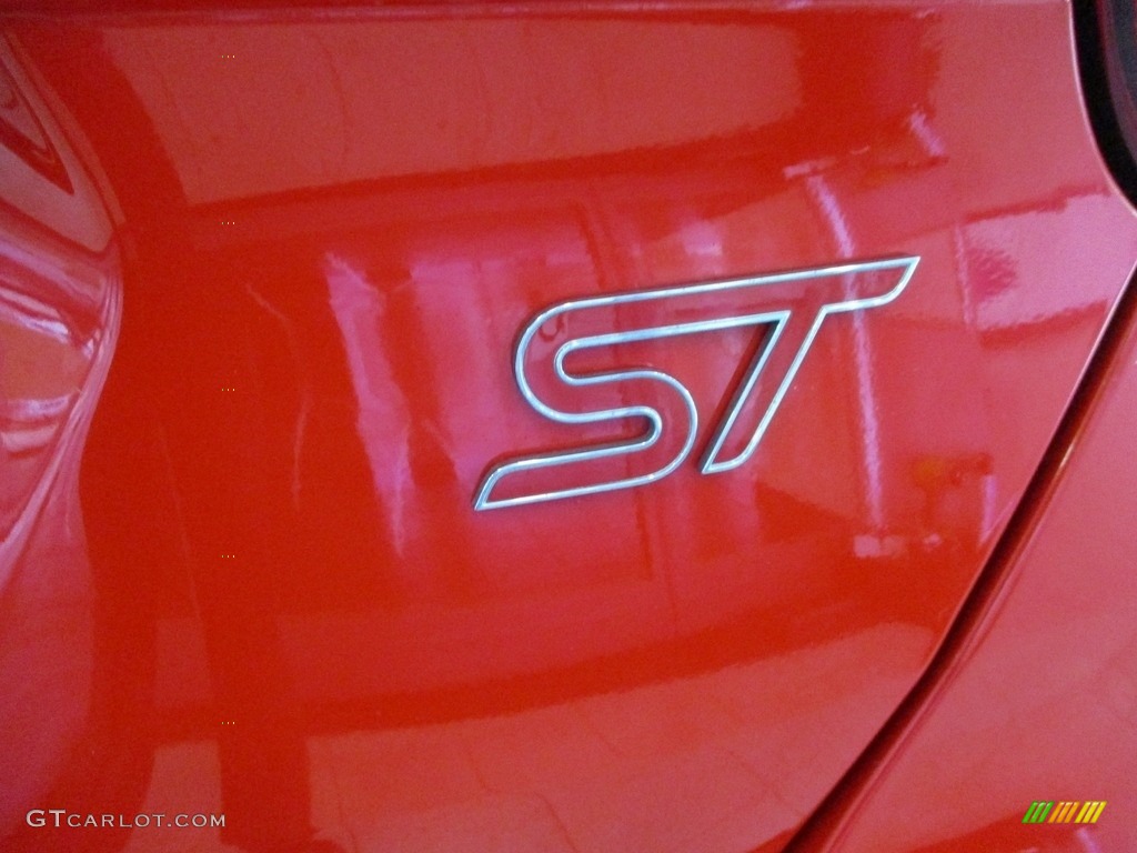 2016 Focus ST - Race Red / Charcoal Black photo #9