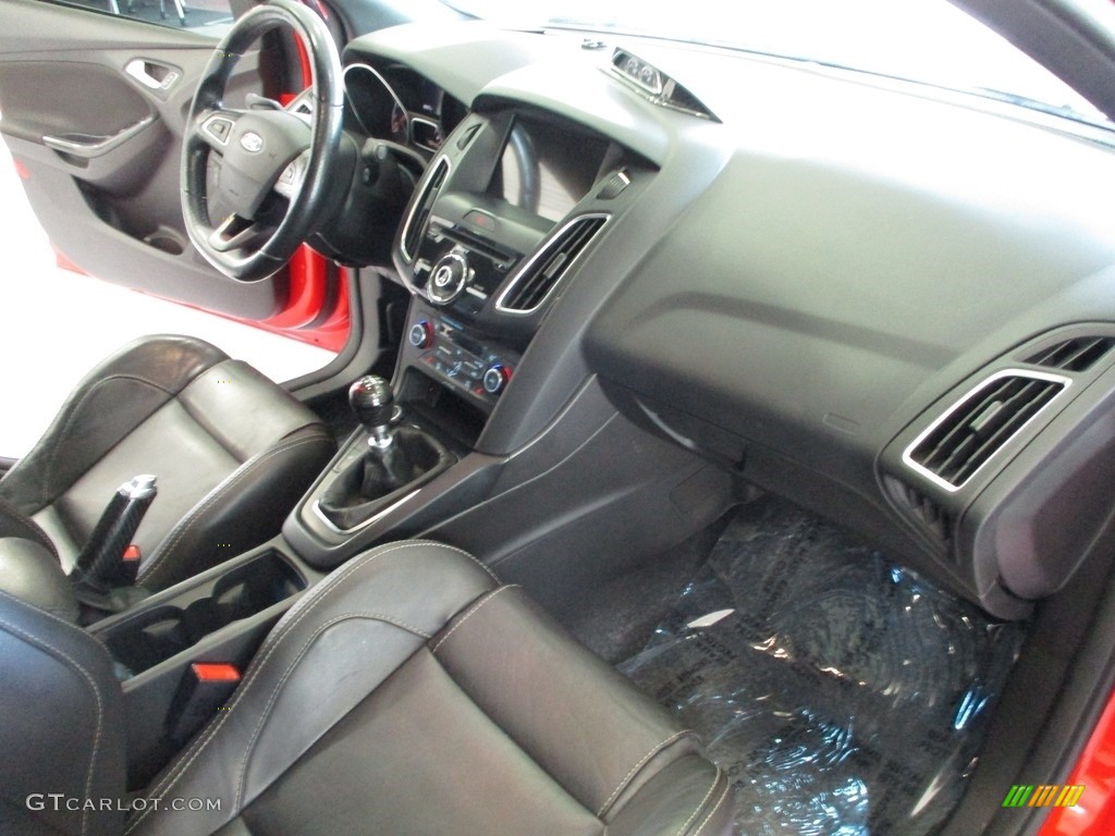 2016 Focus ST - Race Red / Charcoal Black photo #18