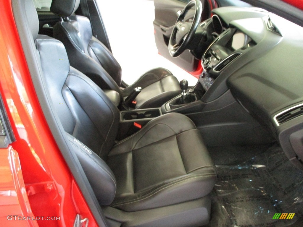 2016 Focus ST - Race Red / Charcoal Black photo #19