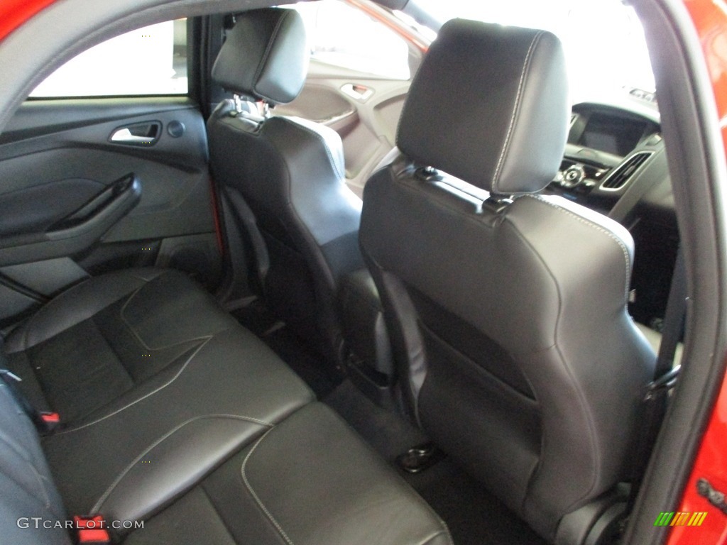 2016 Focus ST - Race Red / Charcoal Black photo #22
