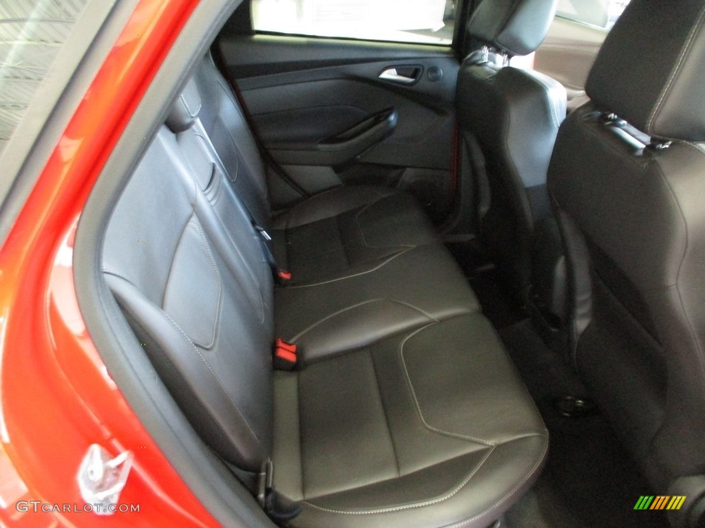 2016 Focus ST - Race Red / Charcoal Black photo #23