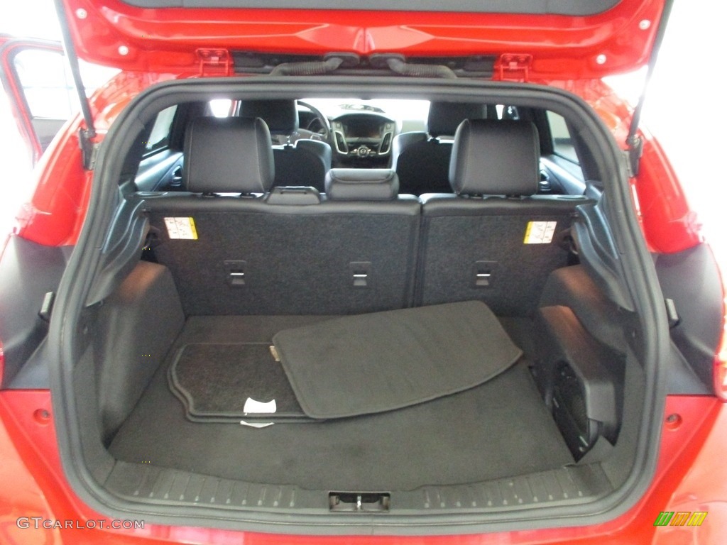 2016 Focus ST - Race Red / Charcoal Black photo #24