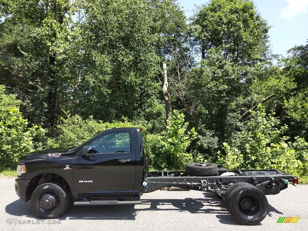 Diamond Black Crystal Pearl 2022 Ram 3500 Tradesman Regular Cab 4x4 Chassis Exterior Photo #144677942