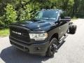 Diamond Black Crystal Pearl - 3500 Tradesman Regular Cab 4x4 Chassis Photo No. 2