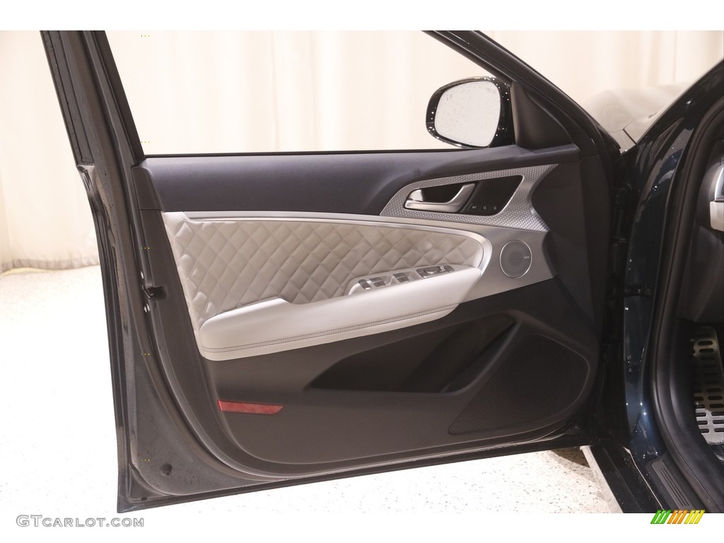 2022 Genesis G70 3.3T AWD Gray Door Panel Photo #144679190