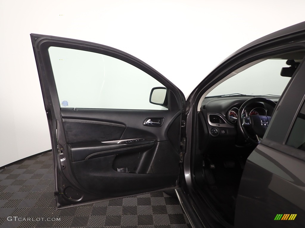 2017 Journey Crossroad - Bruiser Grey / Black photo #15